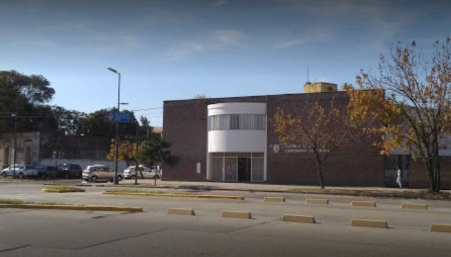 Golpearon a una joven por identificar a su acosador y en la comisaría no le tomaron la denuncia