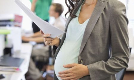 La maternidad sigue siendo hoy en día un factor que limita las oportunidades laborales de las mujeres. La maternidad sigue siendo hoy en día un factor que limita las oportunidades laborales de las mujeres.