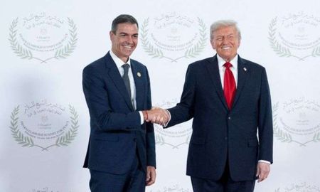 Donald Trump cuestionó la postura del gobierno español por no acompañar la estrategia norteamericana en Medio Oriente. Donald Trump cuestionó la postura del gobierno español por no acompañar la estrategia norteamericana en Medio Oriente.
