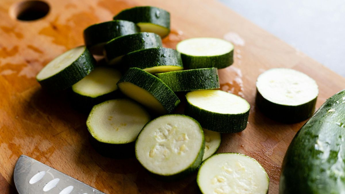 Este pan de calabacín es ideal para quienes buscan una opción saludable y fácil de hacer. Este pan de calabacín es ideal para quienes buscan una opción saludable y fácil de hacer.