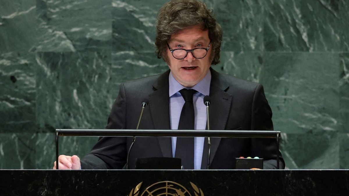 El proyecto de Presupuesto que enviará Javier Milei se pondrá en discusión plantea un aumento de la economía del 5% del PBI, una inflación del 10,1% y un dólar de 1423 a diciembre de 2026. El proyecto de Presupuesto que enviará Javier Milei se pondrá en discusión plantea un aumento de la economía del 5% del PBI, una inflación del 10,1% y un dólar de 1423 a diciembre de 2026.