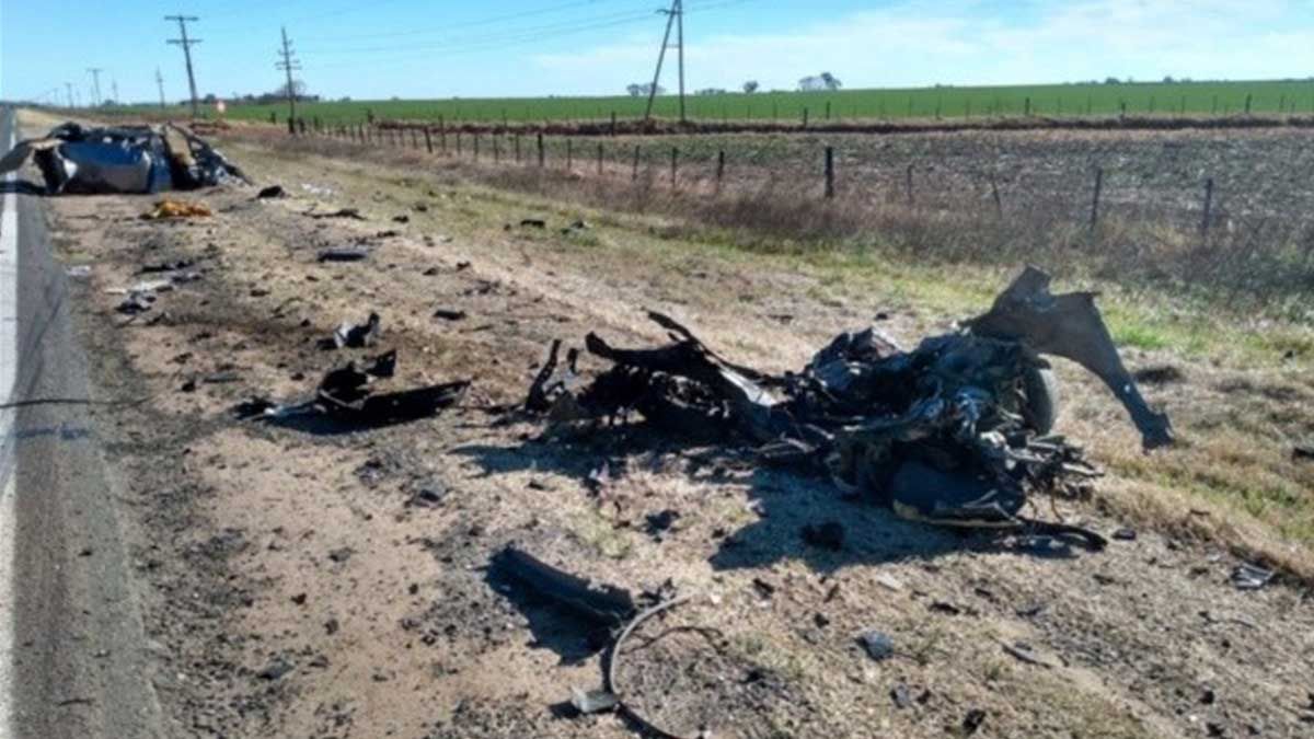 Choque en la ruta 33: dos mujeres rosarinas fallecieron al choca contra un camión.