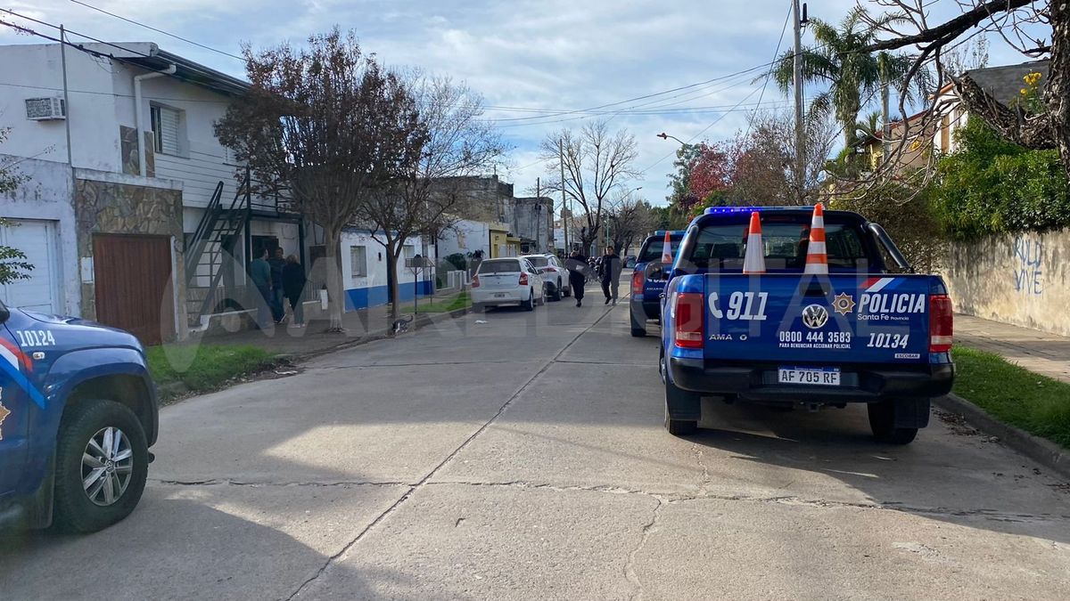Un intento de entradera terminó con tres ladrones detenidos por policías del Comando Radioeléctrico. Un intento de entradera terminó con tres ladrones detenidos por policías del Comando Radioeléctrico.