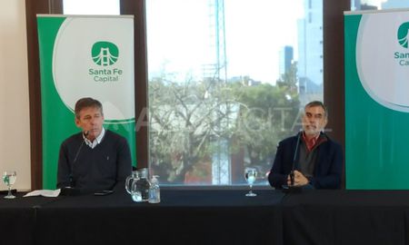 El intendente de la ciudad de Santa Fe, Emilio Jatón, junto al secretario general, Miguel González. El intendente de la ciudad de Santa Fe, Emilio Jatón, junto al secretario general, Miguel González.