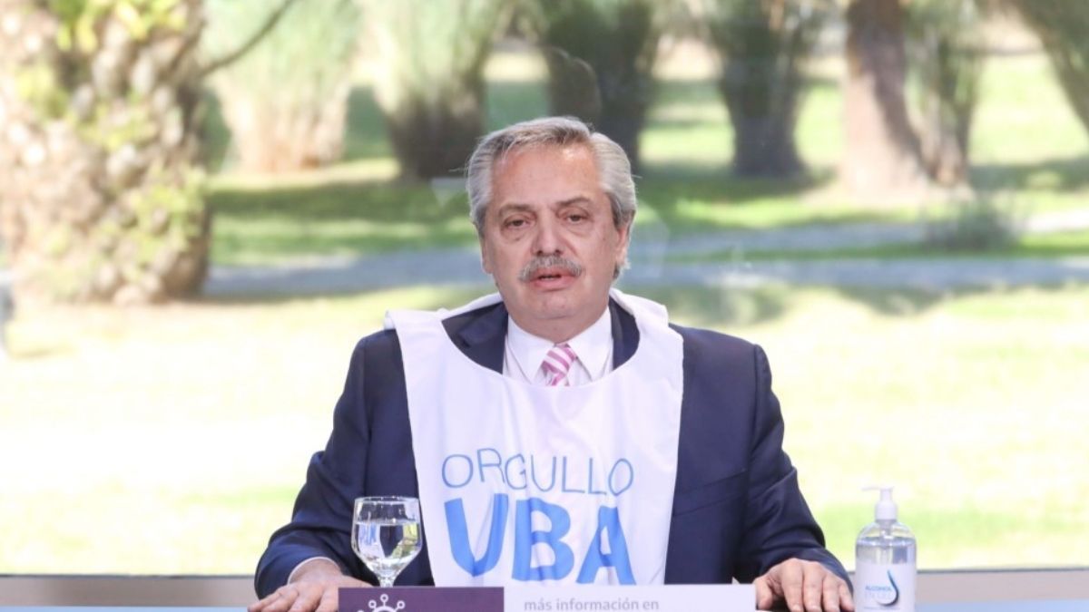 Alberto Fern&aacute;ndez se refiri&oacute; a la universidad p&uacute;blica y lament&oacute; que en algunos tiempos quisieron ensombrecerla