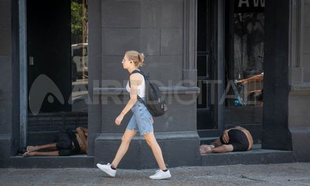 Según un relevamiento hecho por el municipio, en la ciudad de Santa Fe hay alrededor de 114 personas en situación de calle y la mayoría es por cuestiones de consumos problemáticos. Según un relevamiento hecho por el municipio, en la ciudad de Santa Fe hay alrededor de 114 personas en situación de calle y la mayoría es por cuestiones de consumos problemáticos.