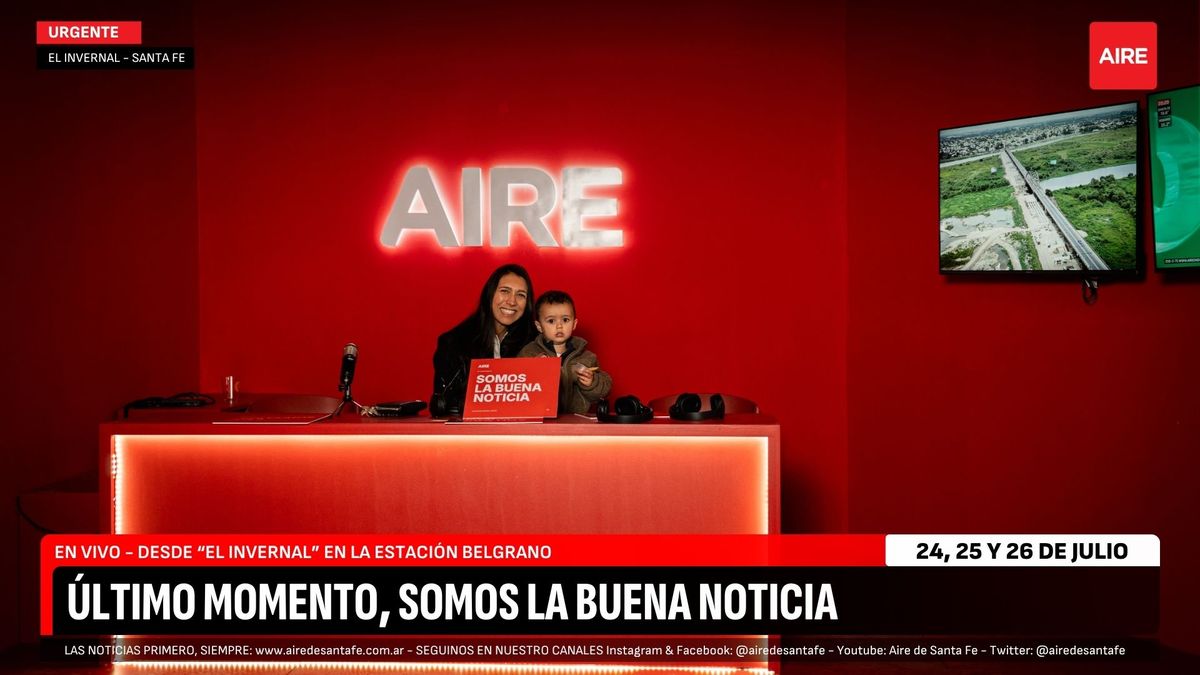 La gran comunidad de AIRE se sentó a la mesa de conductores y posó frente a las cámaras para vivir la experiencia del multimedios.