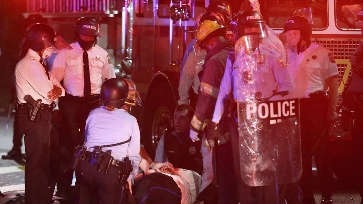 Videos: la policía de EE.UU. mata a un afroamericano y se desata una nueva oleada de protestas