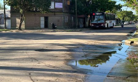 Vecinos de Cabaña Leiva exigen soluciones en los desagües. Vecinos de Cabaña Leiva exigen soluciones en los desagües.