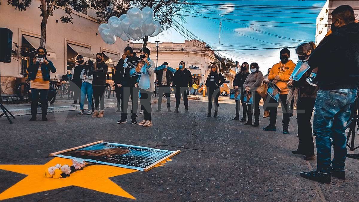 En el centro de la ciudad de Reconquista pintaron una estrella amarilla para recordar a Sandra Toledo, víctima de un accidente de tránsito protagonizado por dos menores de edad