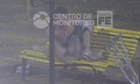 masturbacion en la plaza: el video genero polemica entre la justicia y la policia masturbacion en la plaza: el video genero polemica entre la justicia y la policia