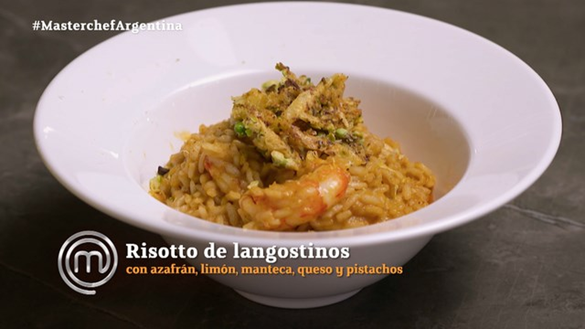 Rodolfo realizó un plato de risotto de langostinos con azafrán, limón, manteca, queso y pistachos, que no estuvo a la altura. Rodolfo realizó un plato de risotto de langostinos con azafrán, limón, manteca, queso y pistachos, que no estuvo a la altura.
