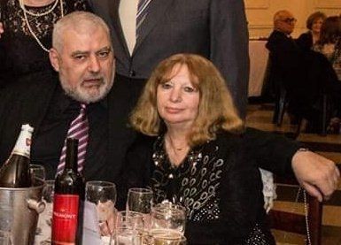 Un matrimonio muerto y un único sobreviviente, el hijo discapacitado