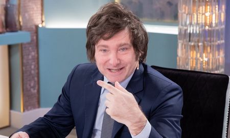 Detectan que en diversas oportunidades el economista y precandidato a diputado nacional por Ciudad de Buenos Aires, Javier Milei, escribió lo mismo que otros autores sin citar las fuentes. Detectan que en diversas oportunidades el economista y precandidato a diputado nacional por Ciudad de Buenos Aires, Javier Milei, escribió lo mismo que otros autores sin citar las fuentes.