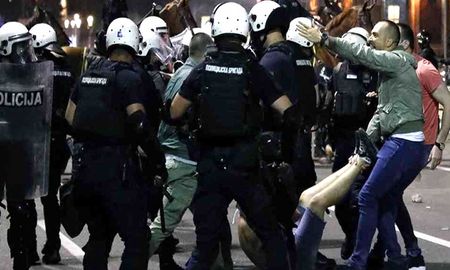 cuarta noche de tension y protestas antigubernamentales en serbia cuarta noche de tension y protestas antigubernamentales en serbia