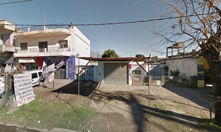 La zona de la calle El Cóndor al 3500, en Solano, donde este sábado por la noche fue asesinado un policía retirado de la PFA que abatió a dos delincuentes que quisieron asaltarlo La zona de la calle El Cóndor al 3500, en Solano, donde este sábado por la noche fue asesinado un policía retirado de la PFA que abatió a dos delincuentes que quisieron asaltarlo