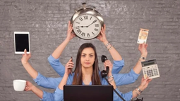 Aunque parece eficiente, el multitasking puede generar pérdida de tiempo y mayor fatiga mental debido al cambio constante de tareas.