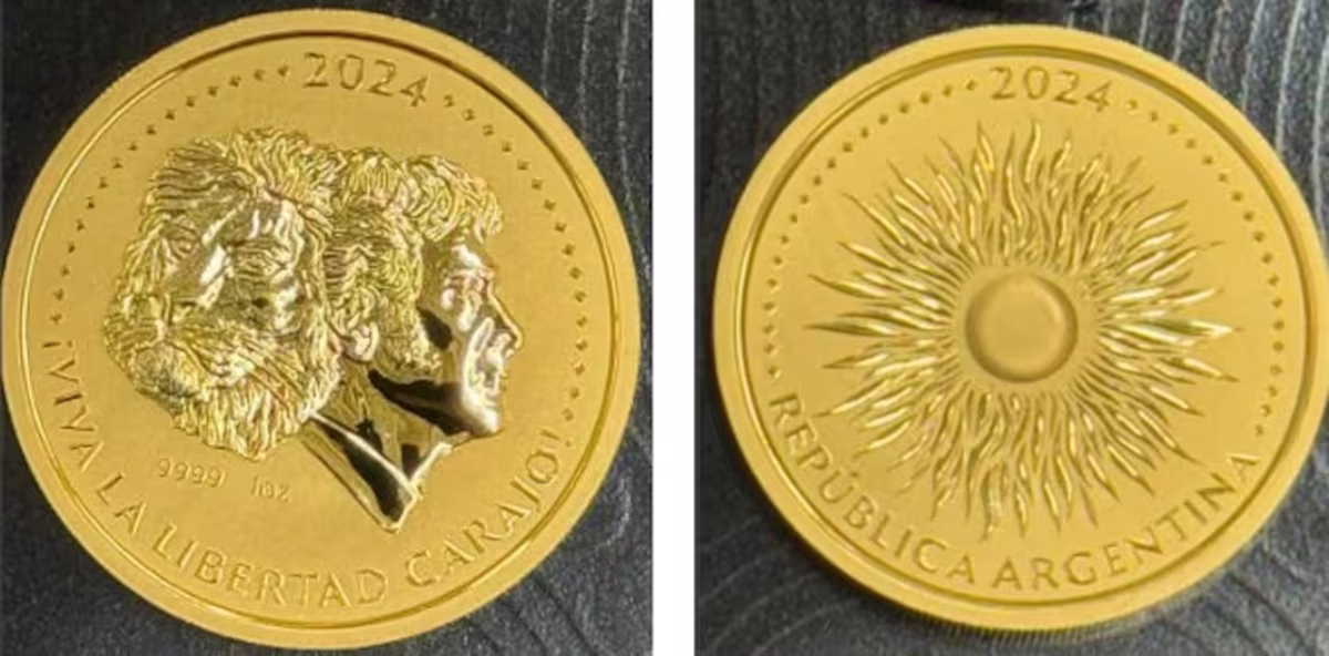 Monedas de oro con el rostro de Javier Milei y la frase “Viva la libertad carajo”