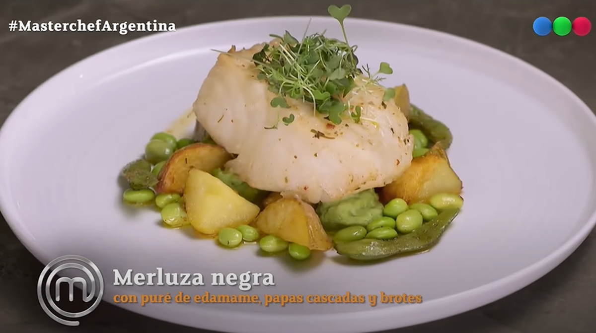Estefanía realizó un filet de merluza con un puré de edamame, papas cascadas y brotes, pero no cumplió las expectativas del jurado. Estefanía realizó un filet de merluza con un puré de edamame, papas cascadas y brotes, pero no cumplió las expectativas del jurado.