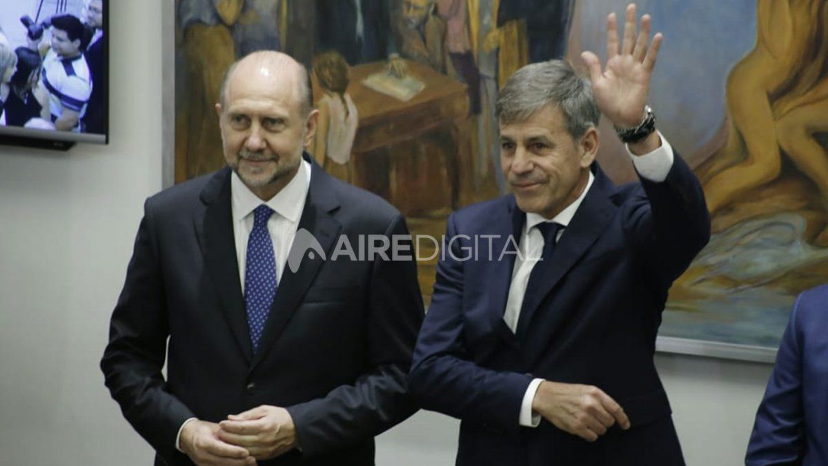 El acto de asunción de Jatón en la explanada municipal