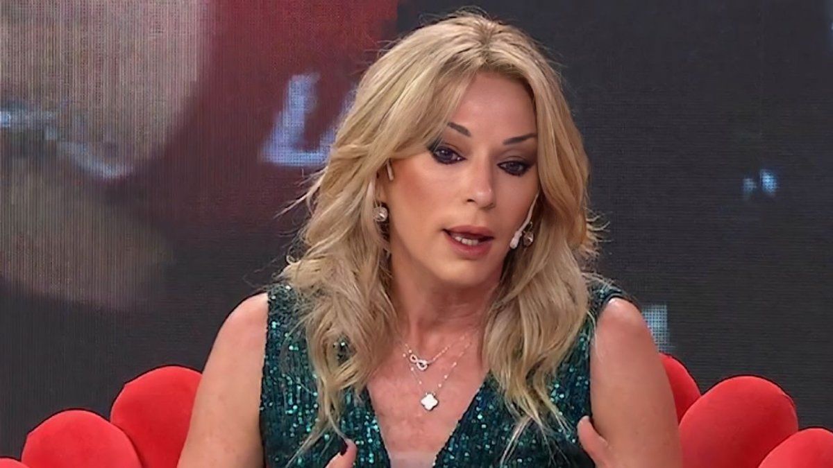 La panelista de LAM relató la situación que vivió en pleno embotellamiento y escrachó al auto de quienes la agredieron. &nbsp;