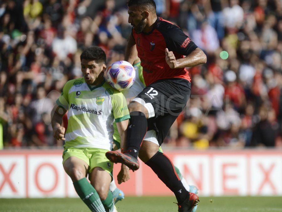 Colón perdió con Defensa y Justicia en su último partido como local en el 2022.