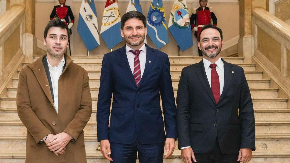 Maximiliano Pullaro junto a los gobernadores de Chubut, Ignacio Torres, y de Corrientes (Juan Pablo Valdés). Maximiliano Pullaro junto a los gobernadores de Chubut, Ignacio Torres, y de Corrientes (Juan Pablo Valdés). 