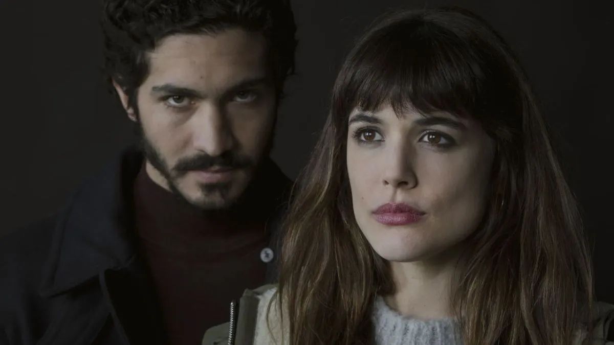 Adriana Ugarte y Chino Darín protagonizan una historia de ciencia ficción y drama en Durante la tormenta.