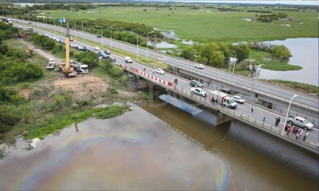 Tras dos días de búsqueda, el cuerpo del camionero apareció muy cerca de donde cayó el camión.