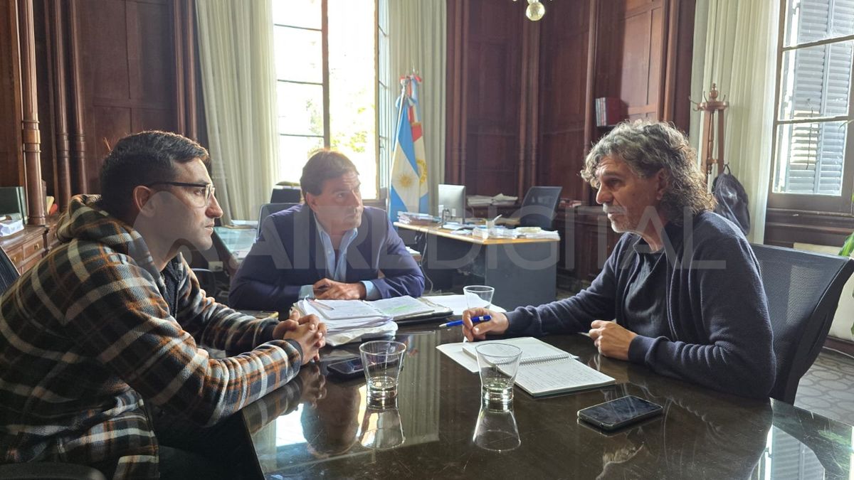 Andrés Soperez, intendente de Rincón; Guillermo Álvarez, secretario de Administración del Ministerio de Salud; y Leonardo Martínez, subsecretario de Gestión Territorial Centro-Norte de Salud. Andrés Soperez, intendente de Rincón; Guillermo Álvarez, secretario de Administración del Ministerio de Salud; y Leonardo Martínez, subsecretario de Gestión Territorial Centro-Norte de Salud.