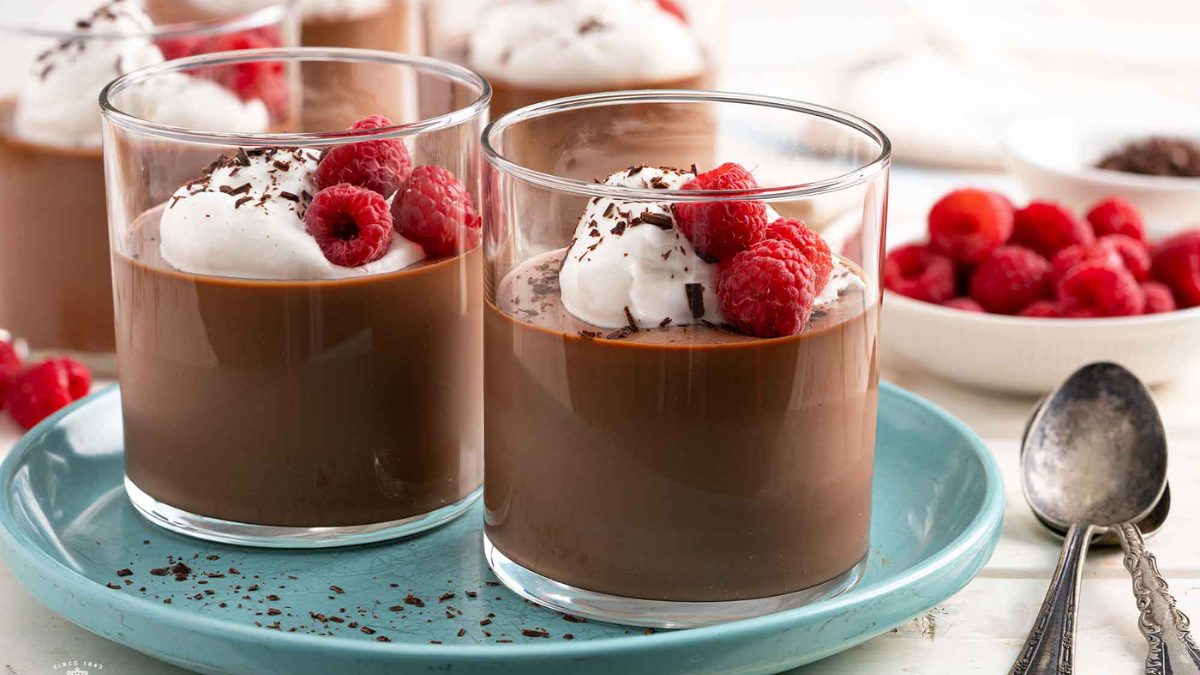 Panna cotta de chocolate: la receta perfecta para celebrar el Día del Amigo