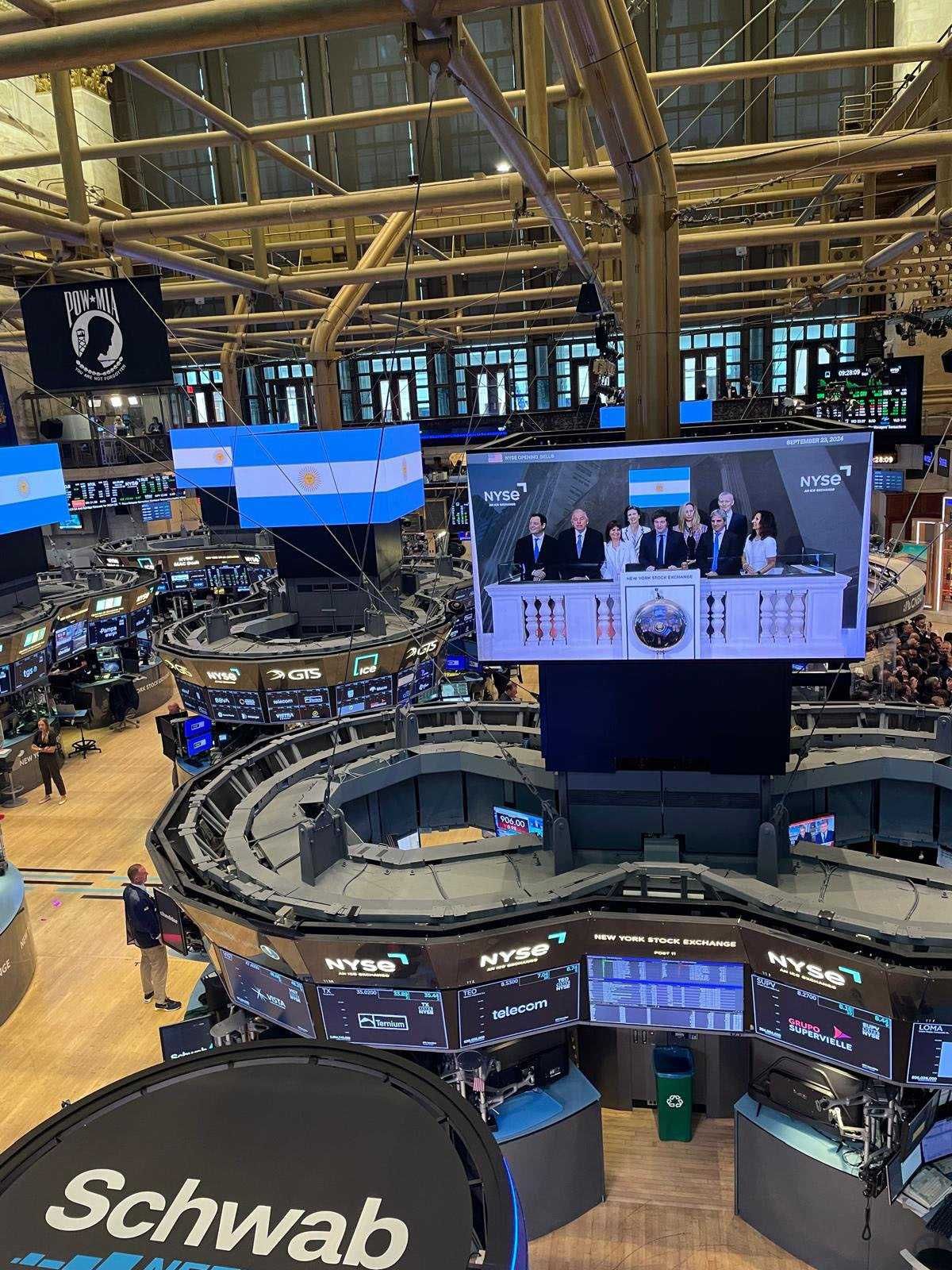 "No es deuda nueva. Es para pagar deuda vieja. Al poder refinanciar vencimientos cada d&oacute;lar que compre lo podr&aacute; acumular. No sale desde enero de 2018. Los bonos son con legislaci&oacute;n local", aclar&oacute; Caputo.