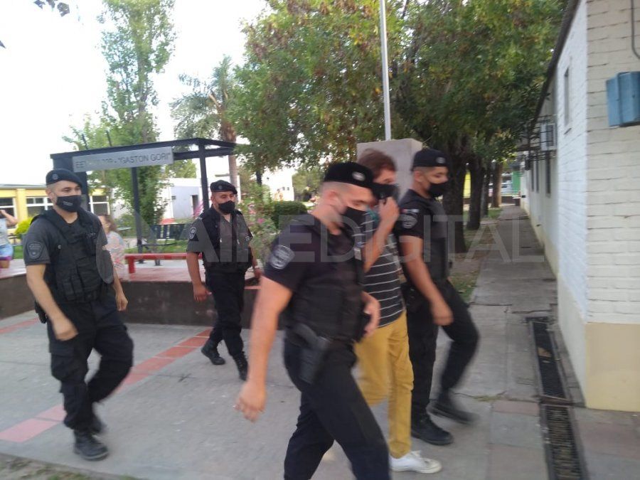 Al ver salir de la comisaría a la ex pareja de Maydana, los familiares lo siguieron hasta la casa insultándolo.