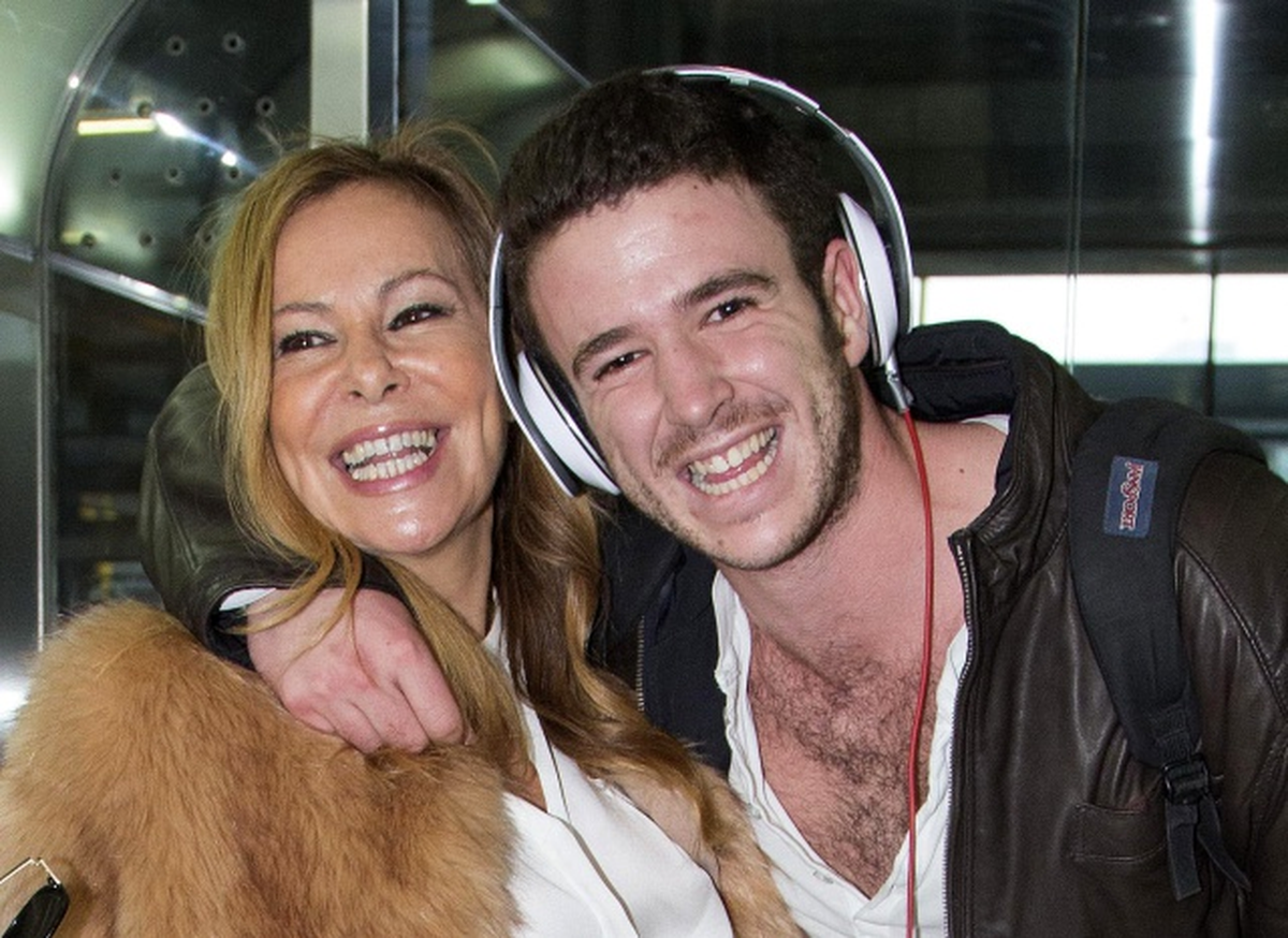 Dado que el alquiler de vientres es ilegal en España, la actriz Ana Obregón llevó a cabo