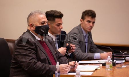 Romeo Díaz Duarte (primero en la imagen) es el abogado de la familia de Hugo Oldani, asesinado el 11 de febrero en Santa Fe,. Romeo Díaz Duarte (primero en la imagen) es el abogado de la familia de Hugo Oldani, asesinado el 11 de febrero en Santa Fe,.