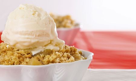 Crumble crocante de manzana para disfrutar de postre. Crumble crocante de manzana para disfrutar de postre.