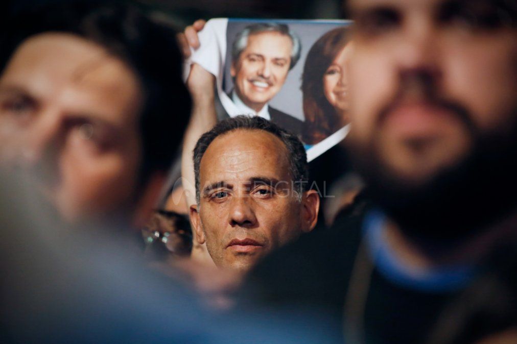 Así se vivió el triunfo electoral en el búnker del Frente de Todos en Buenos Aires