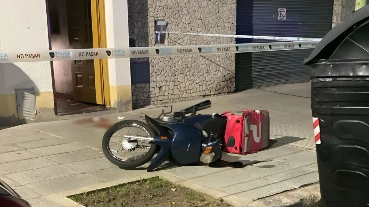 Abordaron a un delivery que llegaba para entregar un pedido.