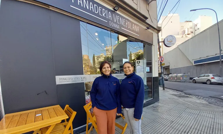 Vendió todo, se mudó a la Argentina y con sus delicias venezolanas conquistó hasta a Cathy Fulop Vendió todo, se mudó a la Argentina y con sus delicias venezolanas conquistó hasta a Cathy Fulop