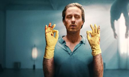 Mindfulness para asesinos, la nueva serie de Netflix, que combina comedia, acción y suspenso.