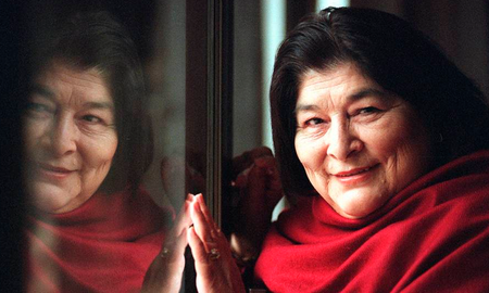Se estrenarán 21 videos inéditos de los duetos de Mercedes Sosa que conformaron Cantora. Un material audiovisual que estará disponible por primera vez en el canal oficial de YouTube de la artista. Se estrenarán 21 videos inéditos de los duetos de Mercedes Sosa que conformaron Cantora. Un material audiovisual que estará disponible por primera vez en el canal oficial de YouTube de la artista.