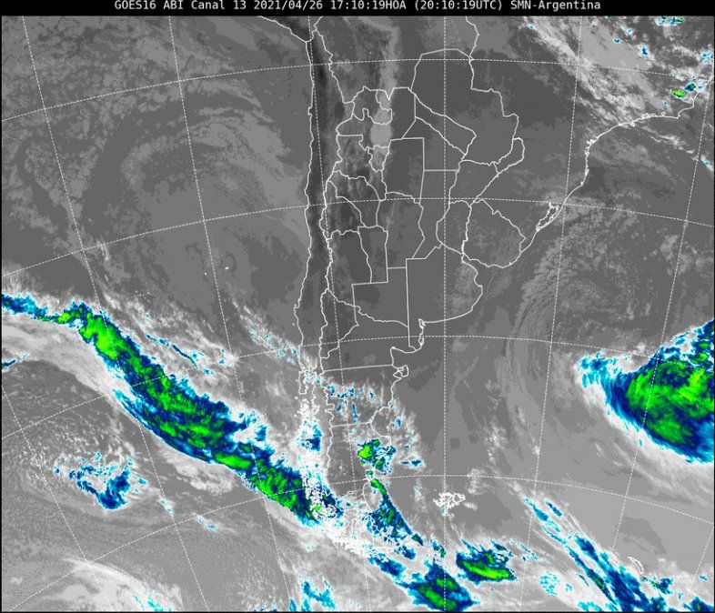 Imagen satelital del tiempo a las 17.10 horas del lunes.