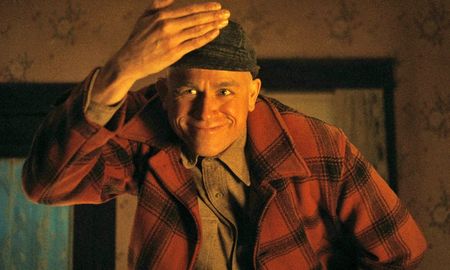La tercera temporada de Monstruo, la serie de Ryan Murphy explora la historia de Ed Gein. La tercera temporada de Monstruo, la serie de Ryan Murphy explora la historia de Ed Gein.