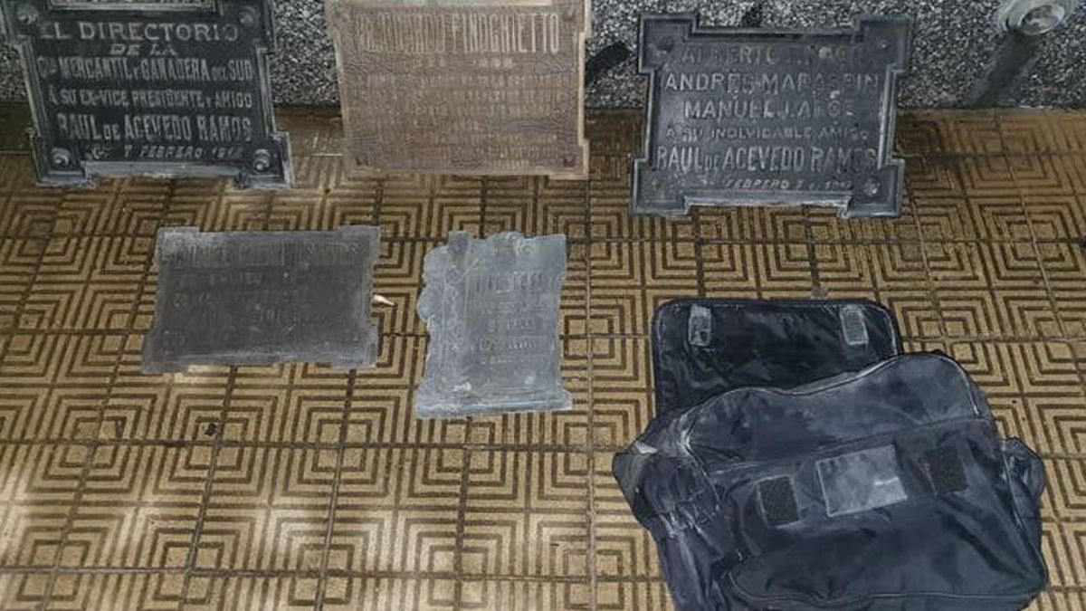 Robaba placas de bronce en el cementerio de Recoleta y lo detuvieron infraganti
