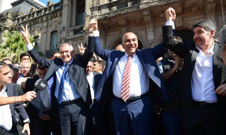 Los tucumanos podrán acudir a las urnas el próximo domingo para elegir a su gobernador y vicegobernador. Los tucumanos podrán acudir a las urnas el próximo domingo para elegir a su gobernador y vicegobernador.