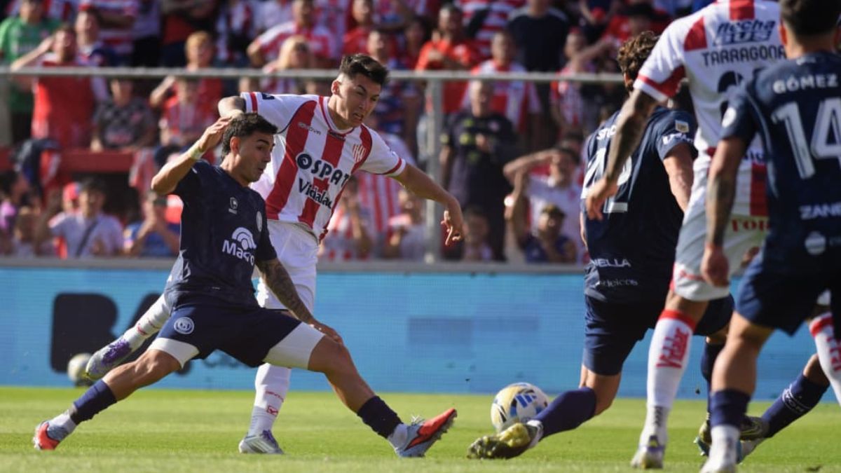 Unión vs. Independiente Rivadavia igualan 0 a 0 en el 15 de Abril.