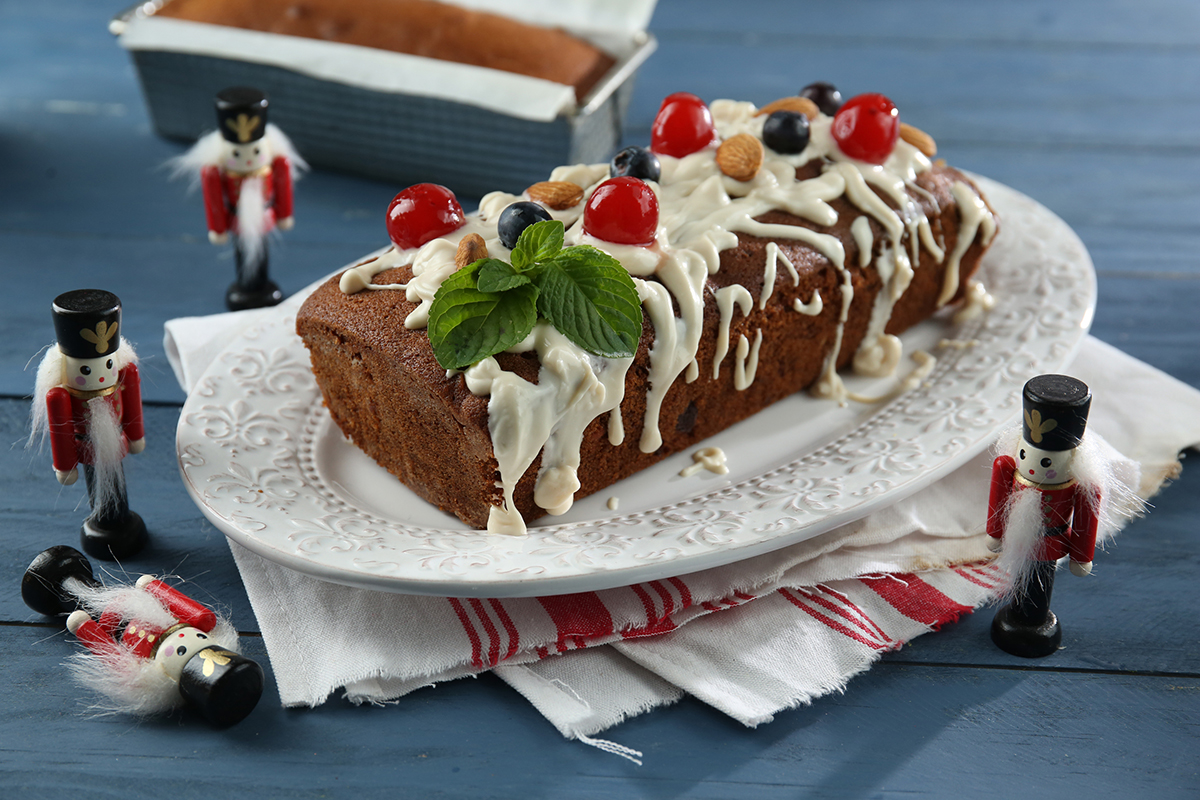 Cómo hacer budín navideño lleno de frutas