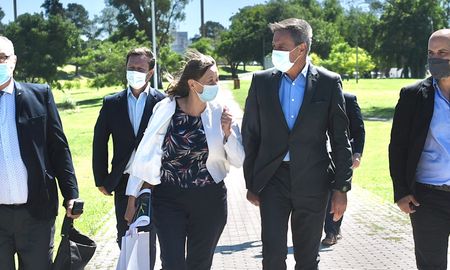 El intendente Emilio Jatón recibió a la embajadora polaca, Aleksandra Piatkowska, en el Museo de la Constitución Nacional. El intendente Emilio Jatón recibió a la embajadora polaca, Aleksandra Piatkowska, en el Museo de la Constitución Nacional.
