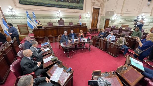 Aire de Santa Fe | Rimoldi y Morel en la Legislatura.jpg