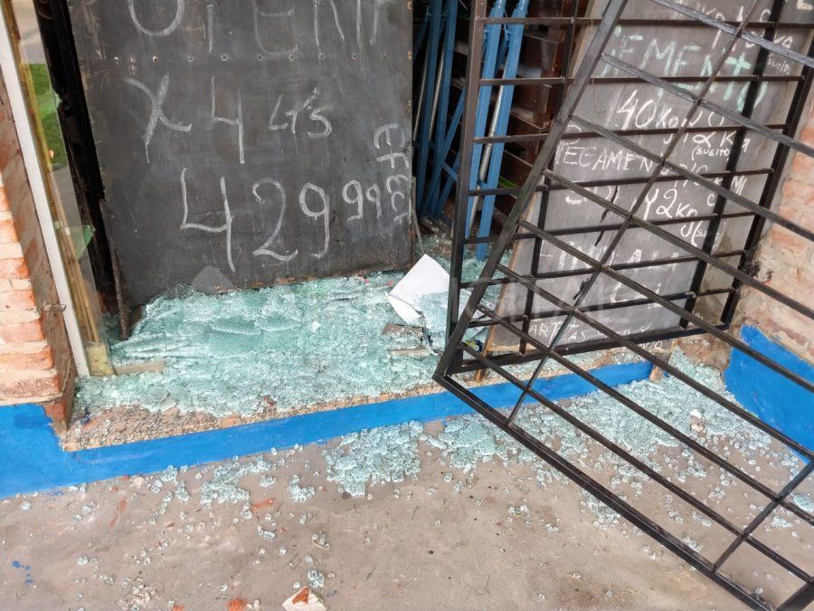 Violentaron las rejas e intentaron robar en una ferretería de barrio Guadalupe Oeste